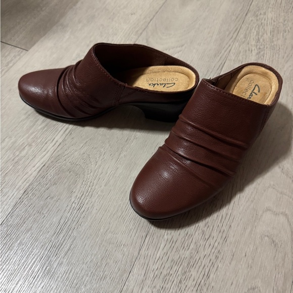 Clarks Dark Brown Leather Emily Charm Mule Size 6 - Picture 2 of 4